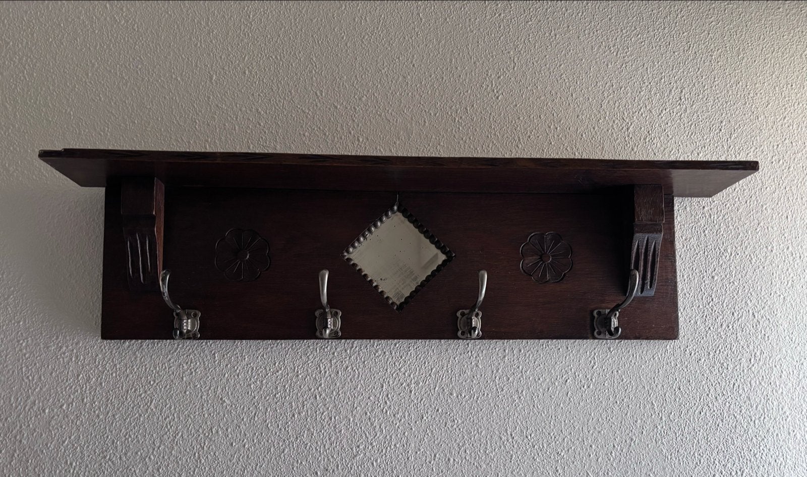 Antieke houten wandkapstok met spiegel en haken, Wandkapstok, Gebruikt, Ophalen of Verzenden, Minder dan 100 cm