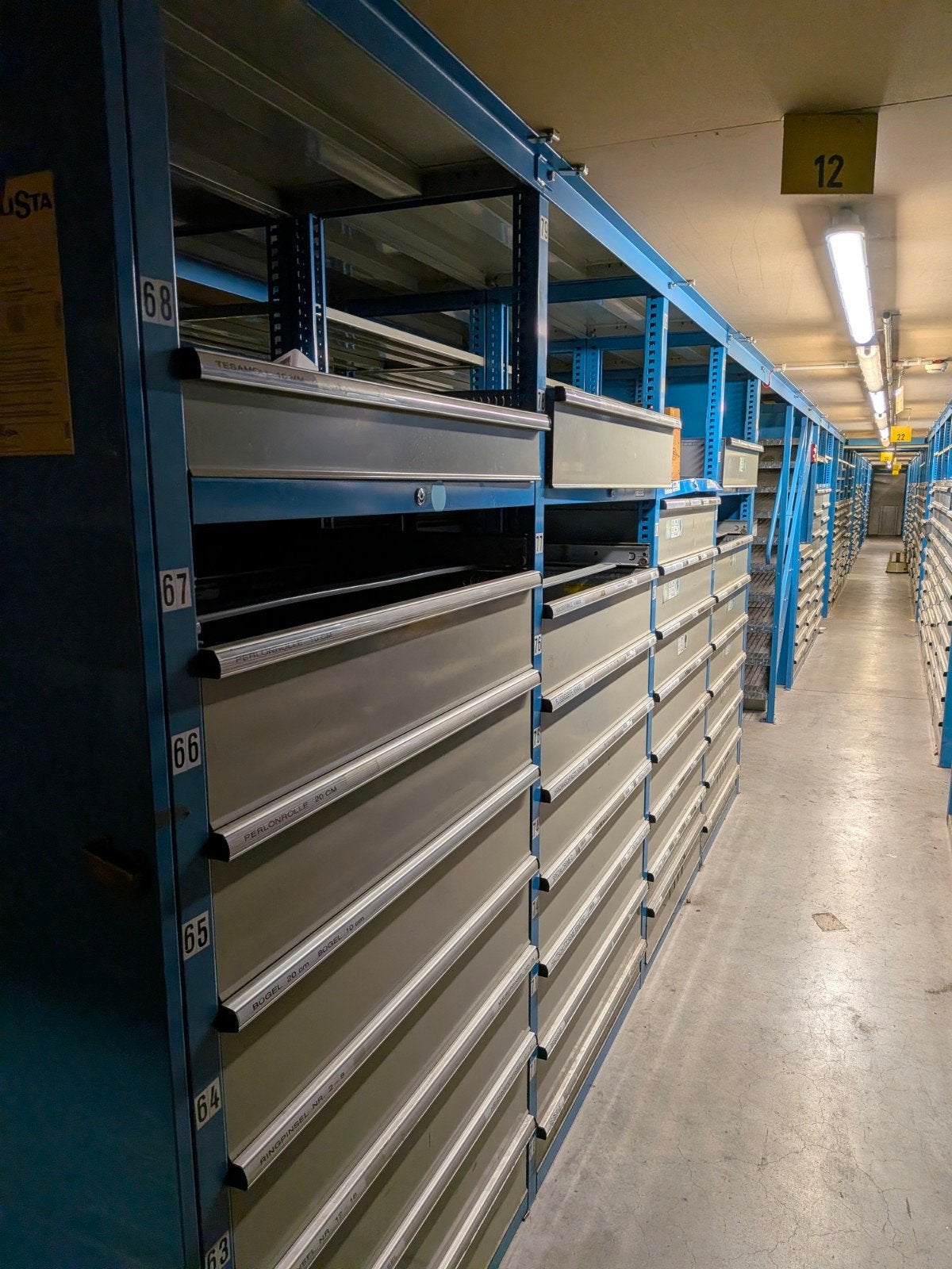 Groot magazijnrek met lades en opbergvakken, Ophalen, Onbekend, Niet van toepassing, Niet van toepassing