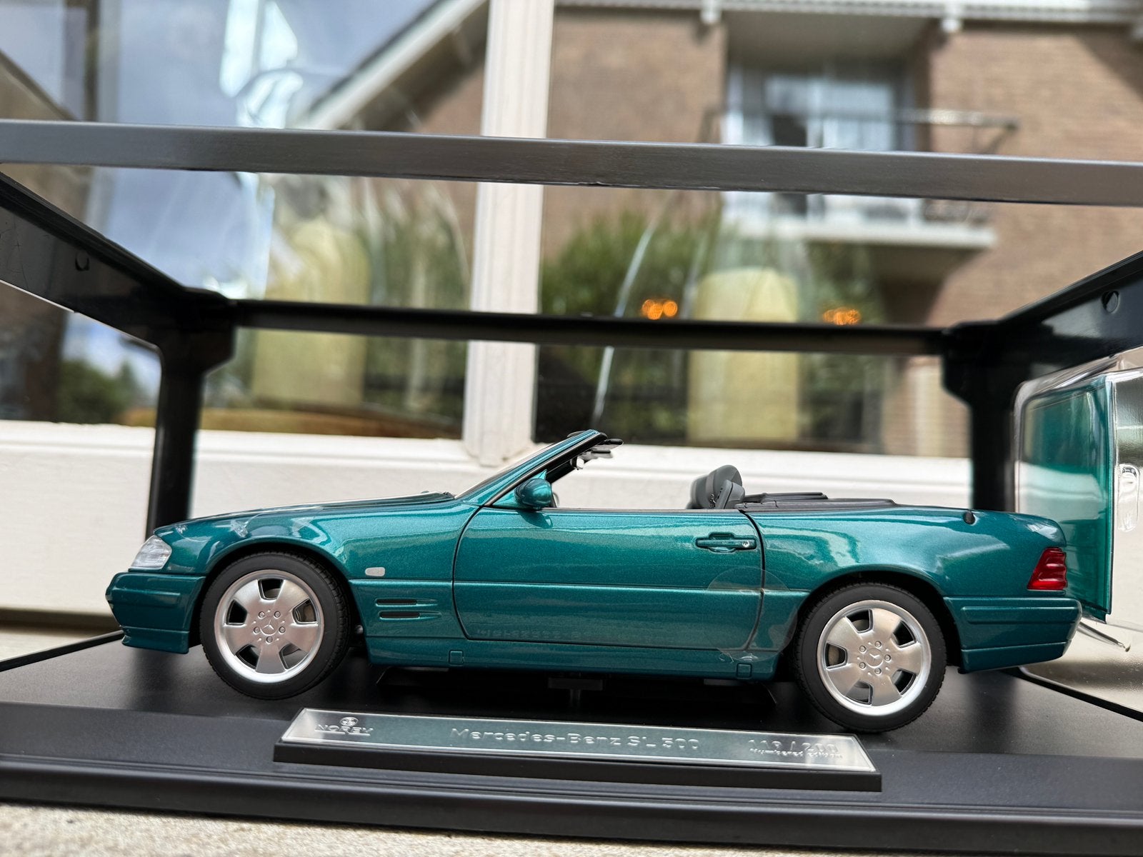 1:18 Mercedes 500 SL R129 Turquoise 1999 Norev 1/200, Auto, Norev, 70-72 Av. de Bohlen, Vaulx-en-Velin, 69120, France, Norev