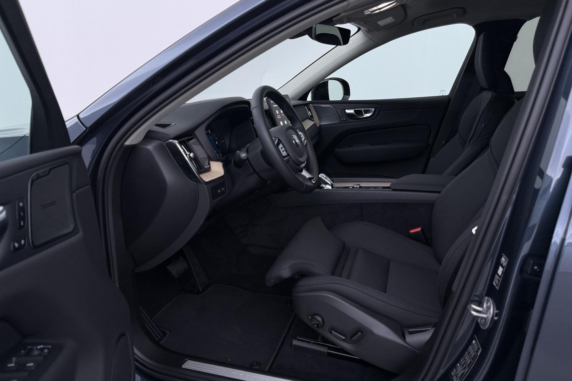 Volvo XC60 T8 Plus Dark | Harman/Kardon | Memory | BLIS | 36, Automaat, Gebruikt, 4 cilinders, 1969 cc