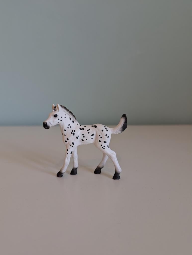 Schleich veulens Knabstrupper 13890 en Andalusiër 13822, Ophalen of Verzenden, Zo goed als nieuw, Paard, Beeldje of Figuurtje