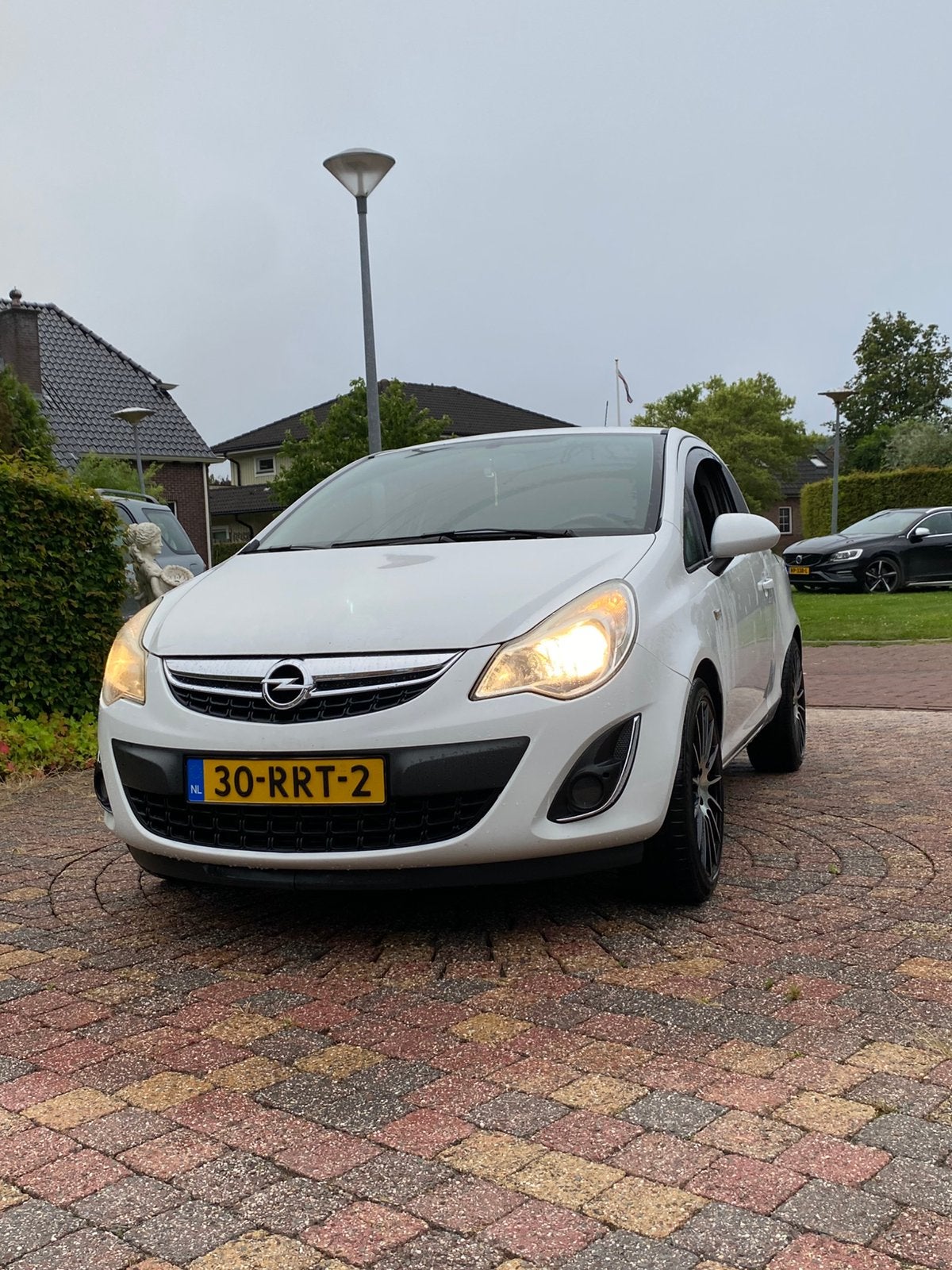 NIEUWE APK|| Opel Corsa|| 1.3 Cdti 70KW 3D 2011 Wit, Voorwielaandrijving, 1063 kg, Wit, Origineel Nederlands