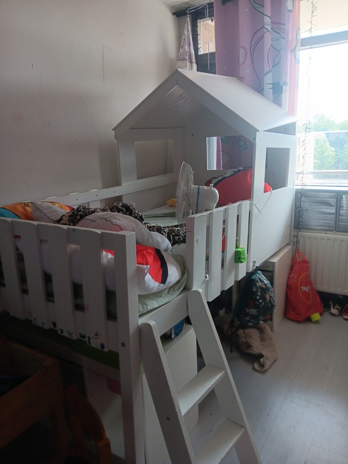 Leuk huisbed/hoogslaper voor kinderen JYSK Havhusene, Kinderen en Baby's, 85 tot 100 cm, Gebruikt, Ophalen of Verzenden, Hoogslaper of Stapelbed