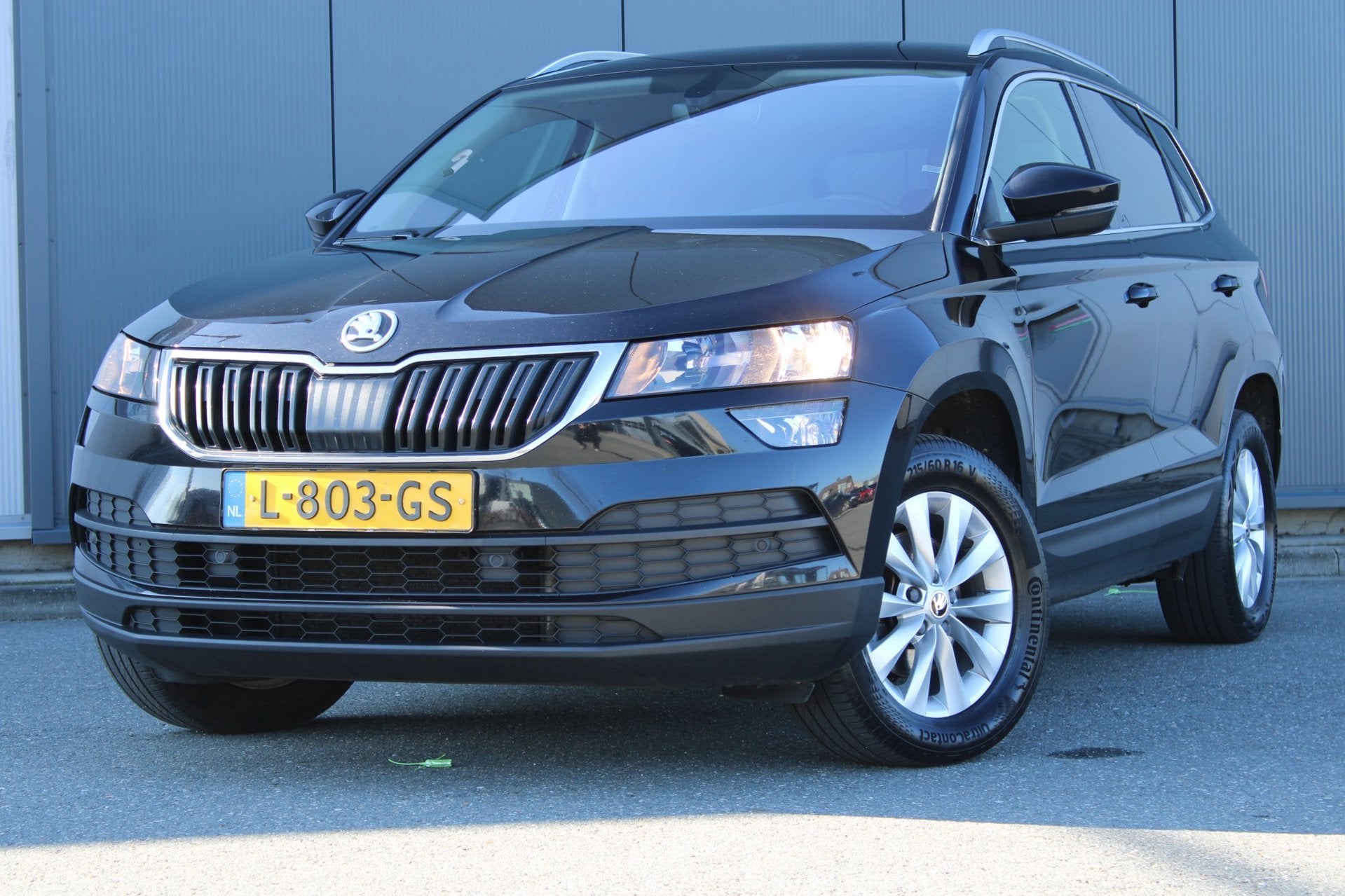Skoda Karoq 1.5 TSI ACT Business Edition Automaat, Navigatie, Auto's, Stof, 4 cilinders, 150 pk, Zwart
