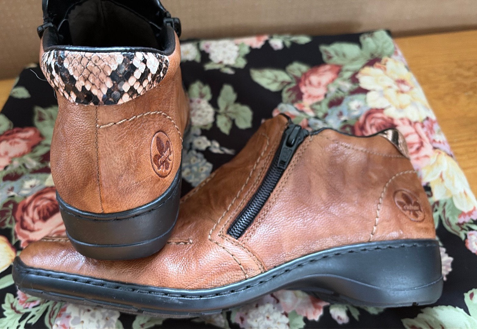 Rieker laarsjes maat 39, Bruin, Boots, Nieuw, Ophalen of Verzenden