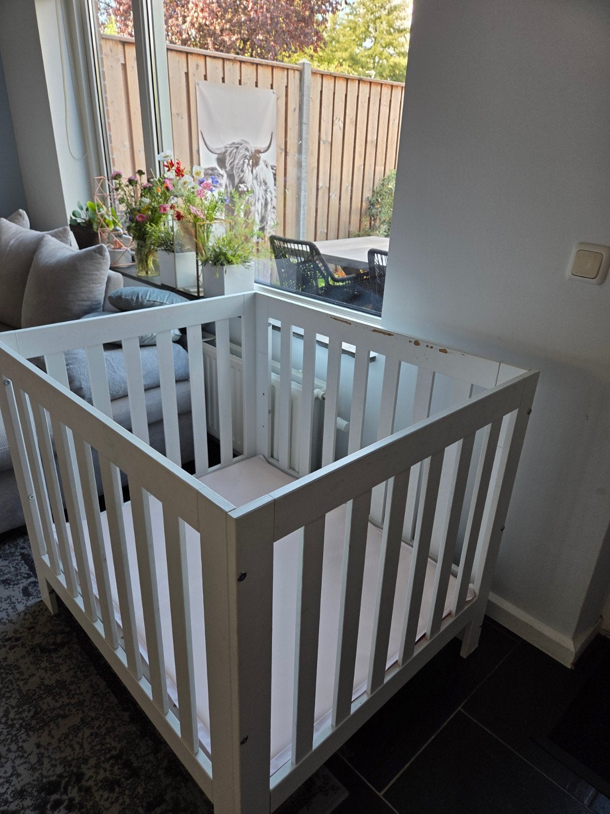Gratis witte, houten box ophalen. Opknapbeurtje nodig, Ophalen, Gebruikt, Rechthoekig, Boxkleed