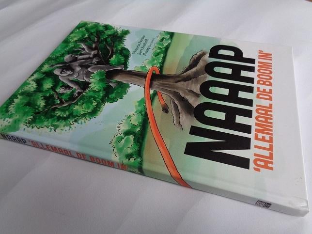 Naaap 'Allemaal de Boom in' (Hardcover) Apenheul Boek., Boeken, Fictie algemeen, Jongen of Meisje, Ophalen of Verzenden, Zo goed als nieuw