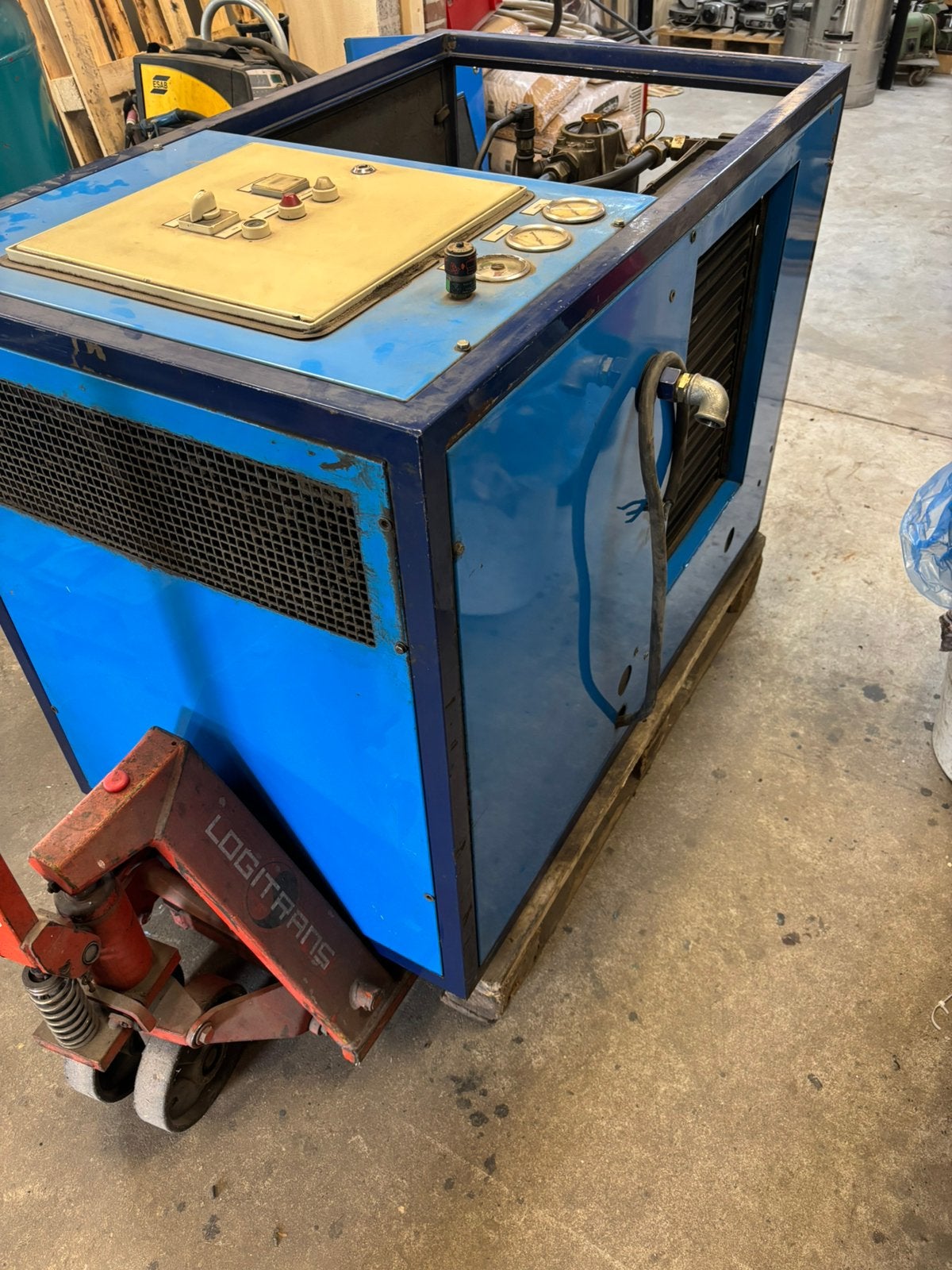 Schroefcompressor, 100 liter of meer, Ophalen, Zo goed als nieuw