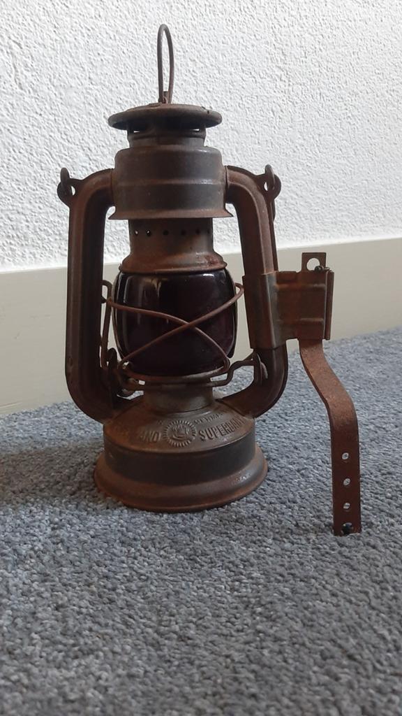 Stormlamp fietslamp achterlicht wagenlamp
Feuerhand super ba, Ophalen