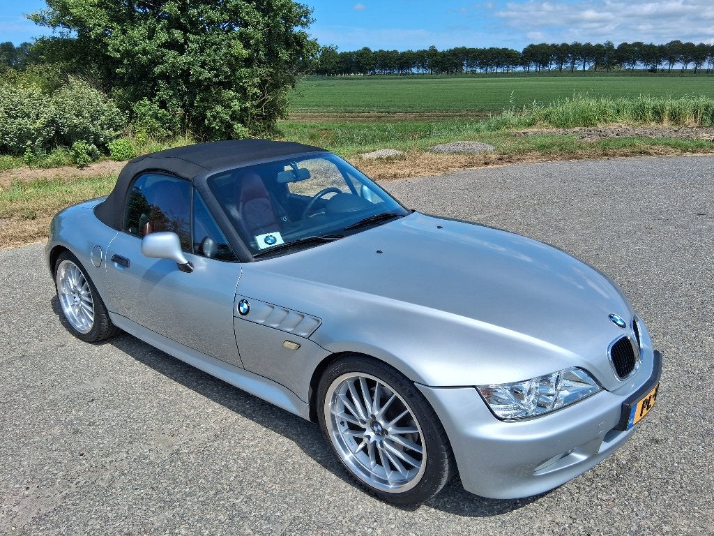 BMW Z3 1.8 Roadster 1996, APK tot 19 juli 2027, 18" velgen, Auto's, Achterwielaandrijving, 4 cilinders, Cabriolet, 49 €/maand