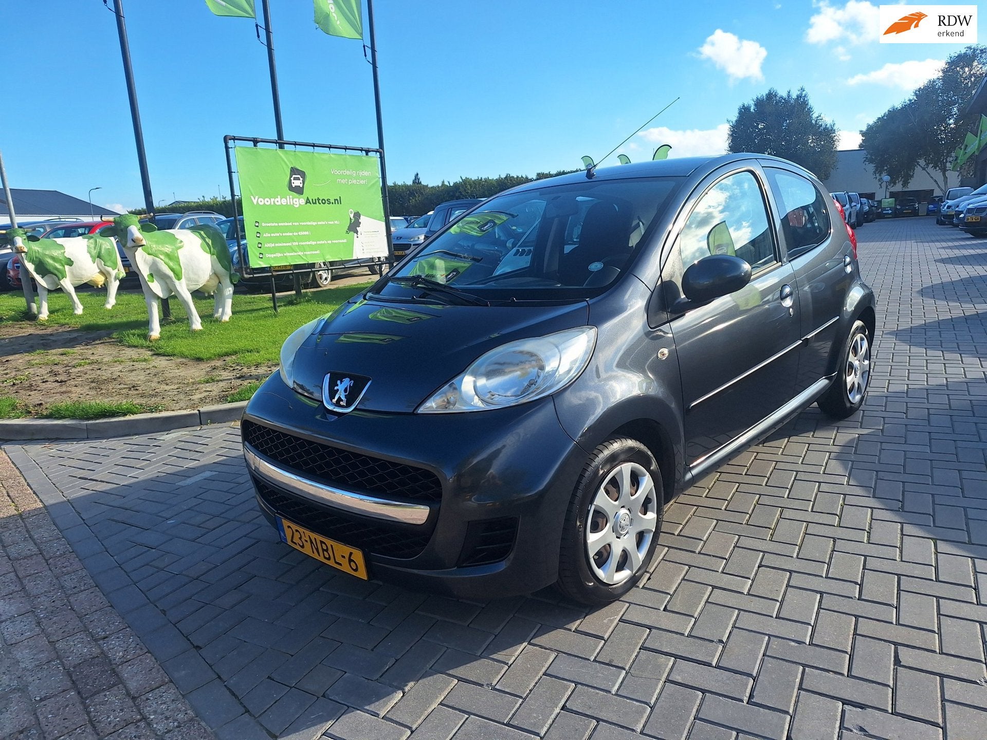 Peugeot 107 1.0-12V XS / Zeee nette auto / APK sept 2027, Auto's, Voorwielaandrijving, Dealer onderhouden, 4 stoelen, 68 pk