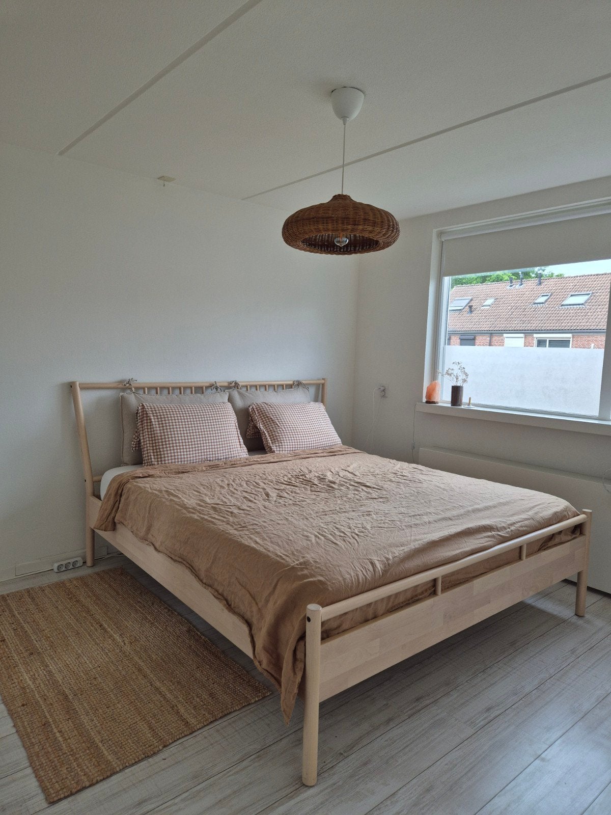 Ikea Björksnäs bed 180x200 met lattenbodems en matras, Ophalen, Beige, Tweepersoons, Zo goed als nieuw