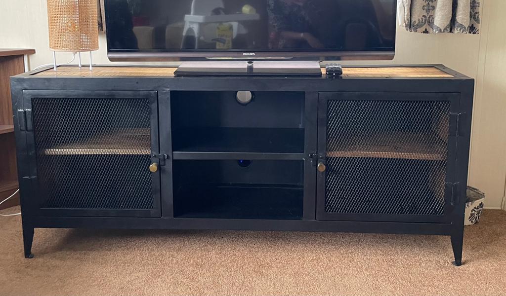 Industrieel tv meubel, Huis en Inrichting, Kasten | Televisiemeubels, Ophalen, 100 tot 150 cm, Zo goed als nieuw, Minder dan 100 cm