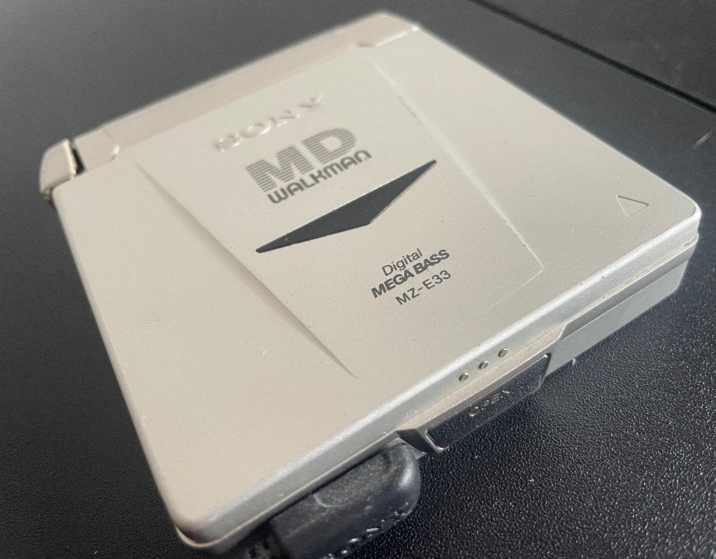 Sony MZ-E33 minidisc walkman incl. oortjes met displaytje, Audio, Tv en Foto, Verzenden, Walkman