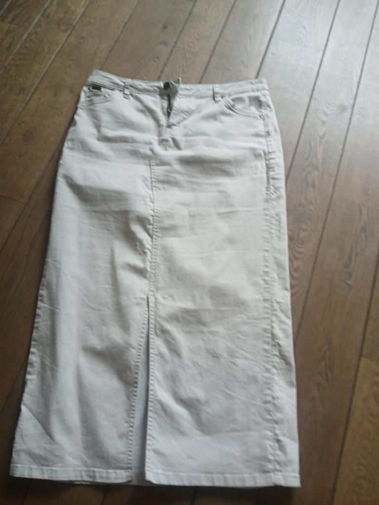 ZE ZE lange strakke rok met loopsplit!, Kleding | Dames, Rokken, Maat 38/40 (M), Beige, Ophalen of Verzenden, Zo goed als nieuw