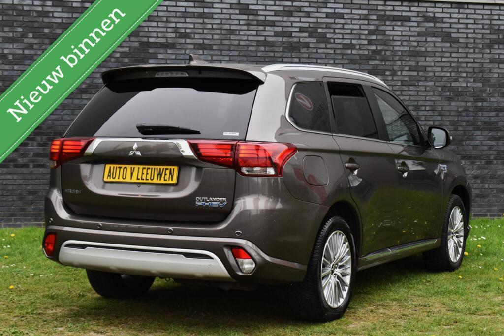Mitsubishi Outlander 2.4 PHEV Diamand Edition LEDER VOL! 360, Automaat, Euro 6, 4 cilinders, 1865 kg