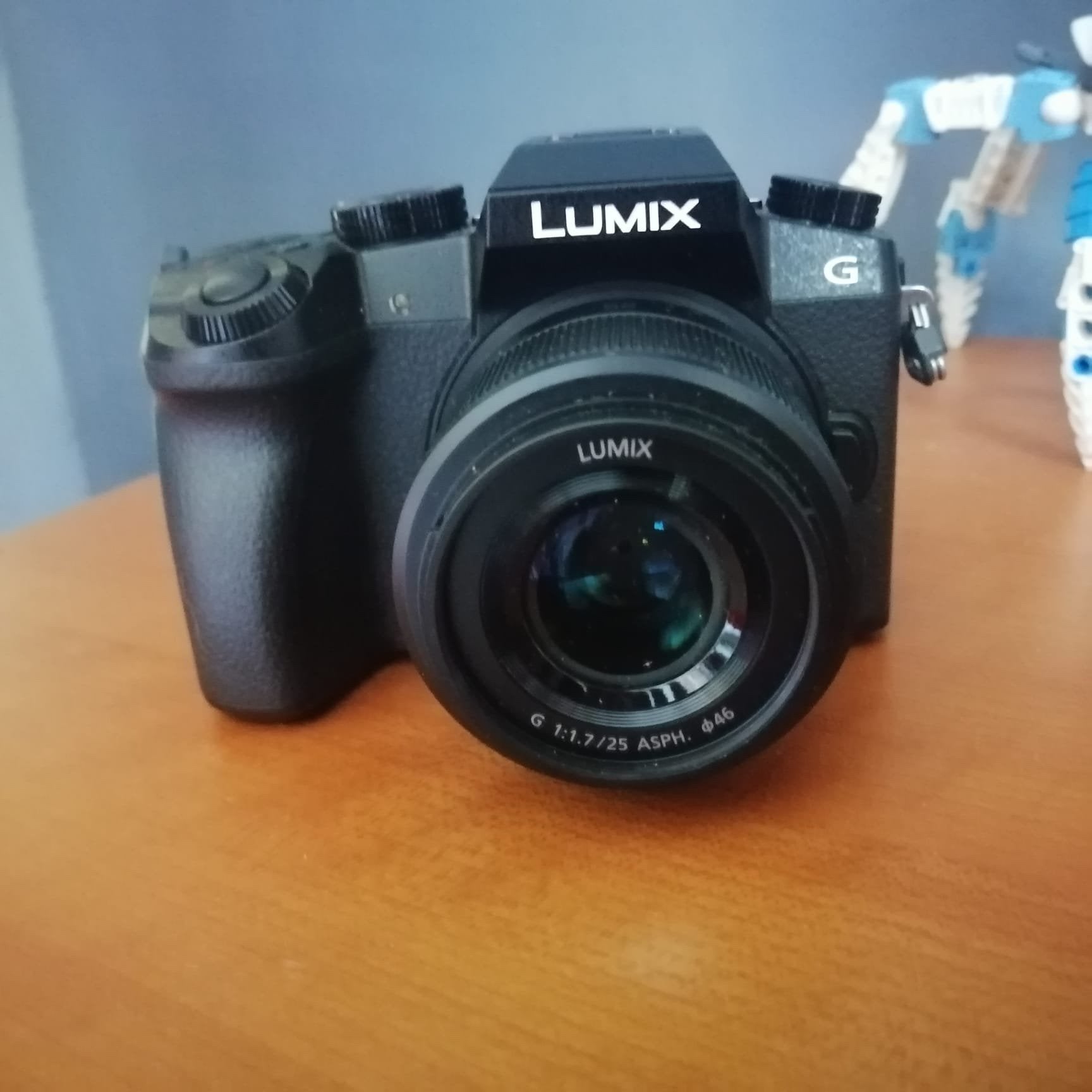 Panasonic Lumix G7 Complete set + 25mm F1.7 ASPH Lens, Oplader, Panasonic, Verzenden, Kantelbaar/draaibaar scherm