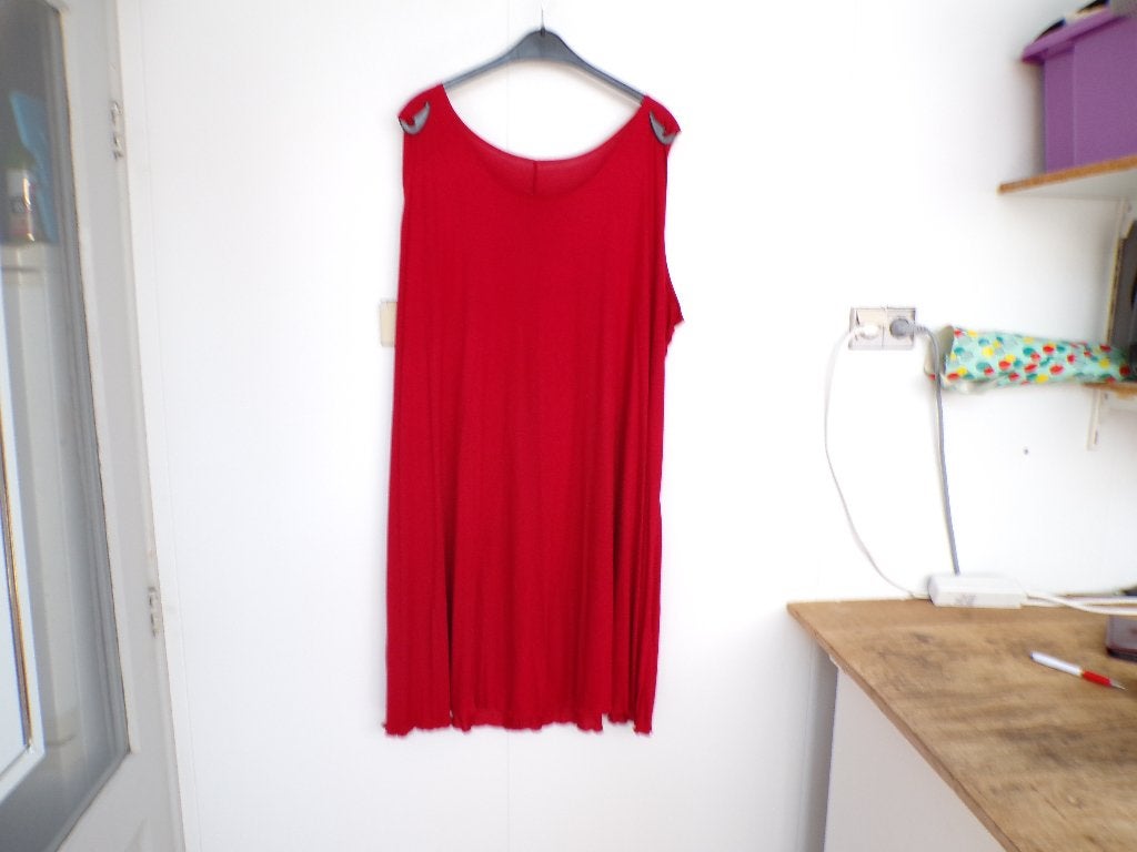 Rood mouwloos tricot A-lijn jurkje ronde hals 58/60 ?, Kleding | Dames, Jurk, Ophalen of Verzenden, Nvt, Nvt