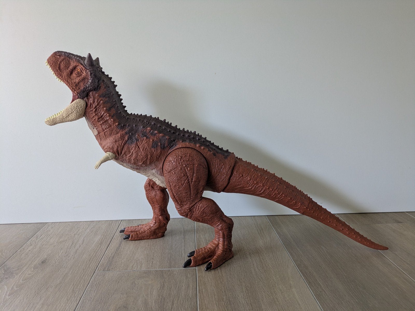 Jurassic World kolossale carnotaurus, Ophalen, Gebruikt