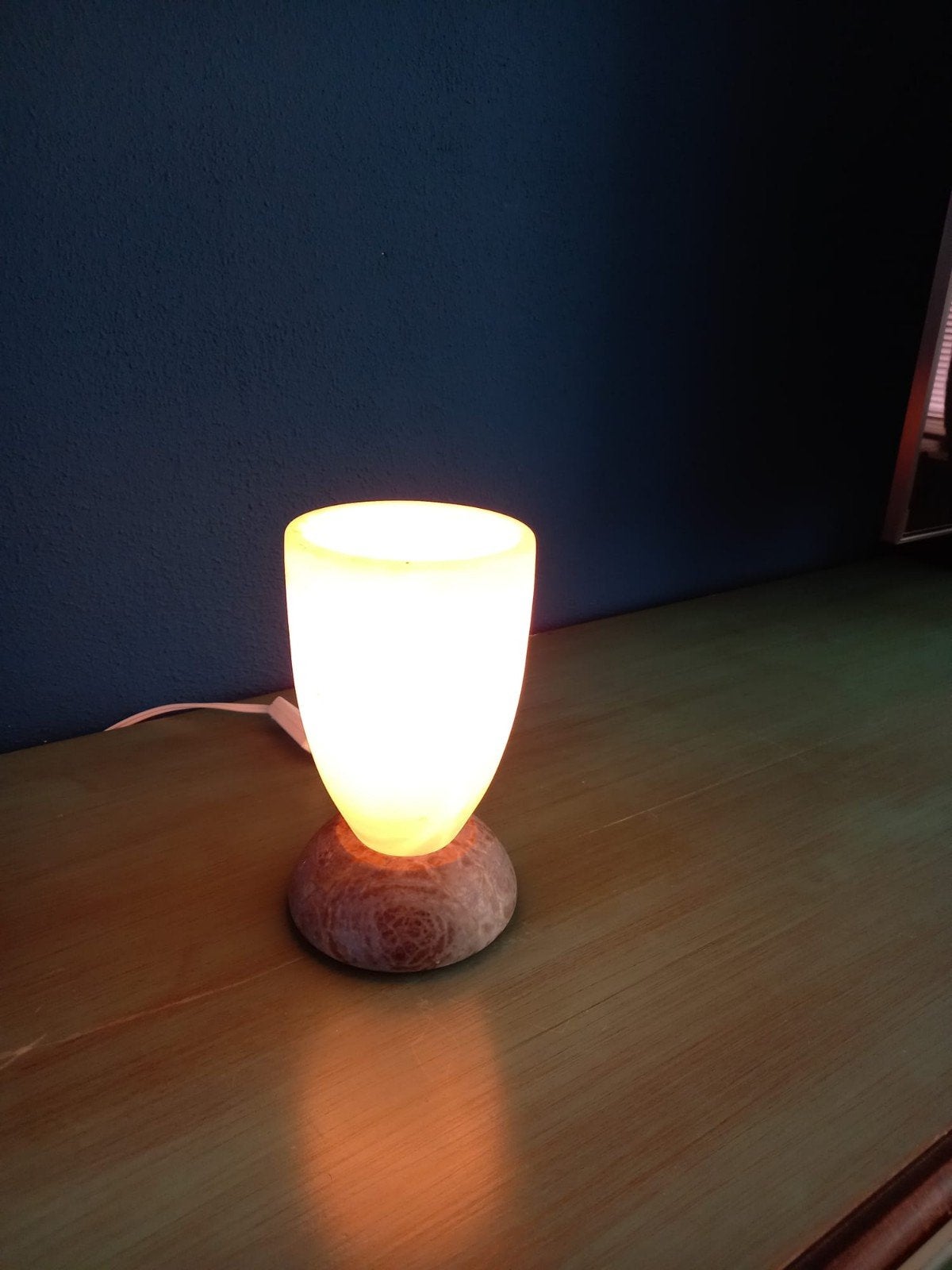Tafellampje van albast, Huis en Inrichting, Lampen | Tafellampen, Ophalen, Zo goed als nieuw, Minder dan 50 cm