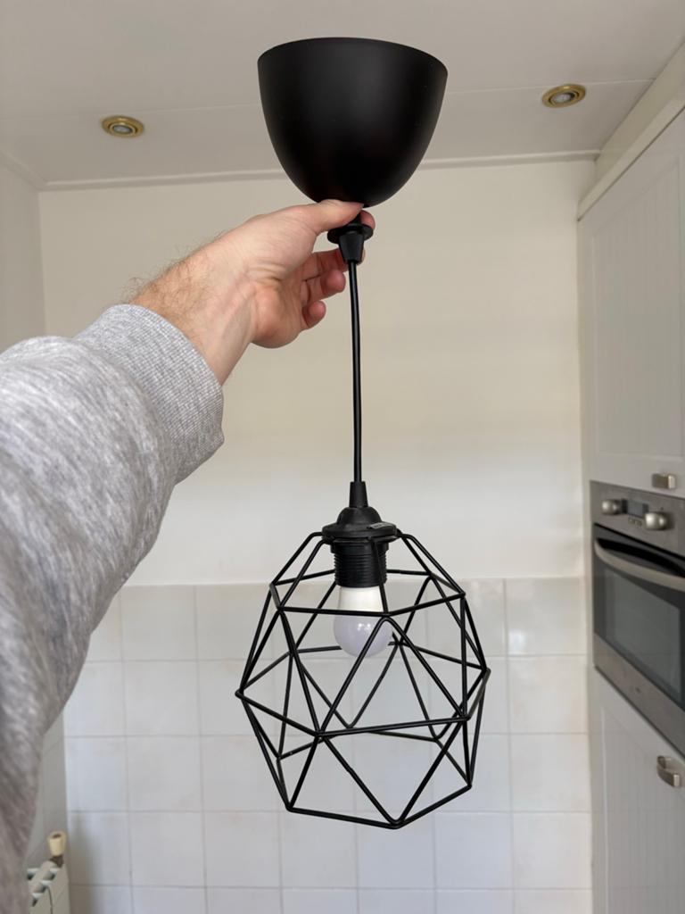 Zwarte geometrische hanglamp - Modern design, Ophalen of Verzenden, Zo goed als nieuw, Metaal, 50 tot 75 cm