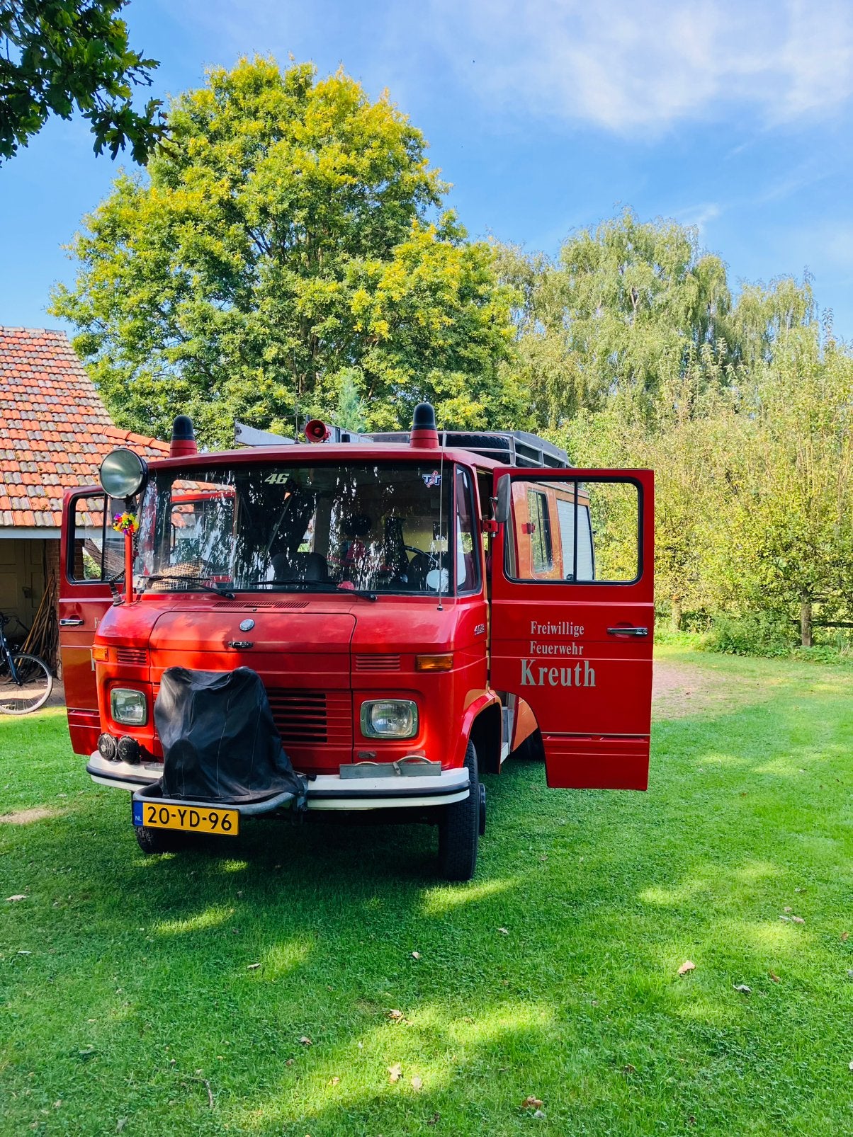 Foto 4 van Brandweer camper oldtimer belastingvrij dubbellucht LF 408 G