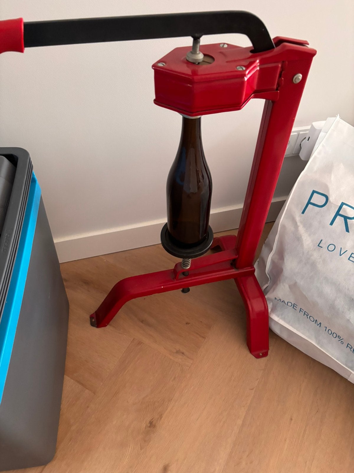 Voetkurker trekker / kroonkurkapparaat voor wijn of bier, Ophalen of Verzenden, Zo goed als nieuw