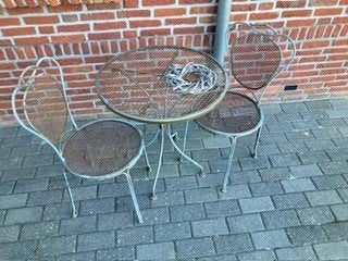 Leuk setje brocant tuinsetje frans metaal stoelen en tafel, Ophalen