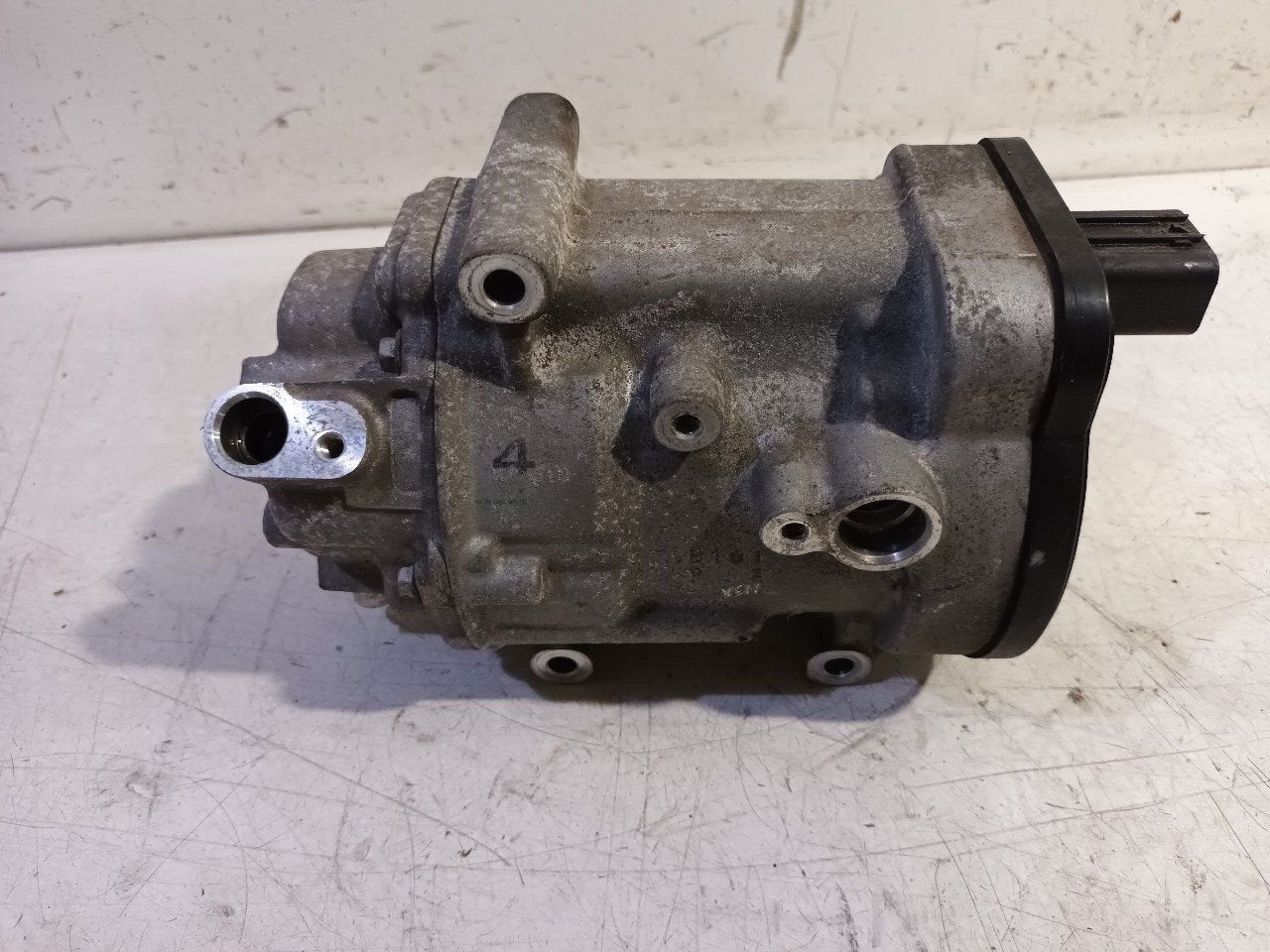 Airco pomp Toyota C-HR, Onderdelen@venauto.nl, Van der Ven Autorecycling B.V., Gebruikt, Ettenseweg 76, 4706 PB Roosendaal, The Netherlands