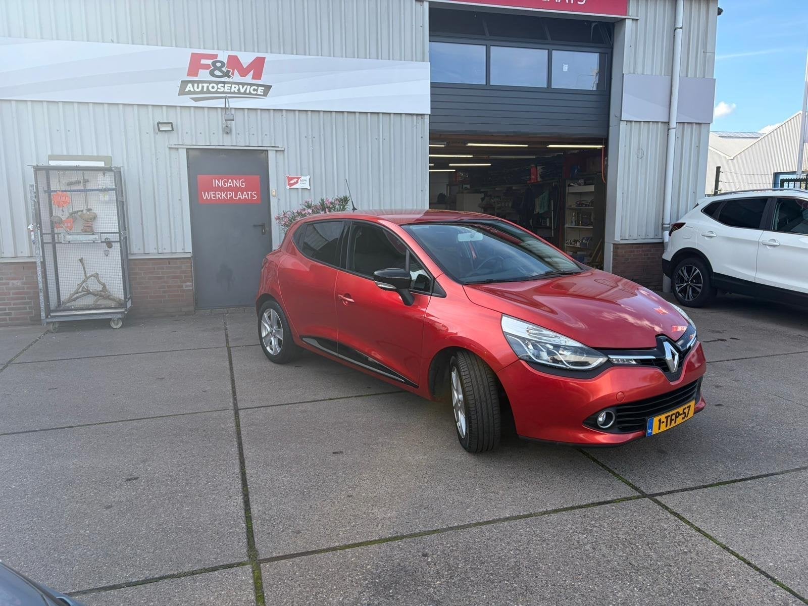 Renault Clio 0.9 TCe Expression Airco, cruise, pdc achter, Voorwielaandrijving, Stof, Gebruikt, 540 kg