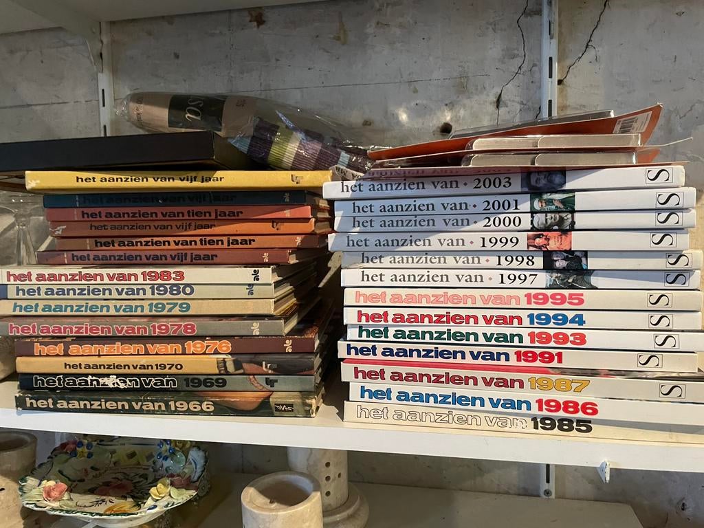 Het aanzien van per stuk 2,99 leuk geboorte jaar cadeau kado, Boeken, Ophalen of Verzenden, Zo goed als nieuw