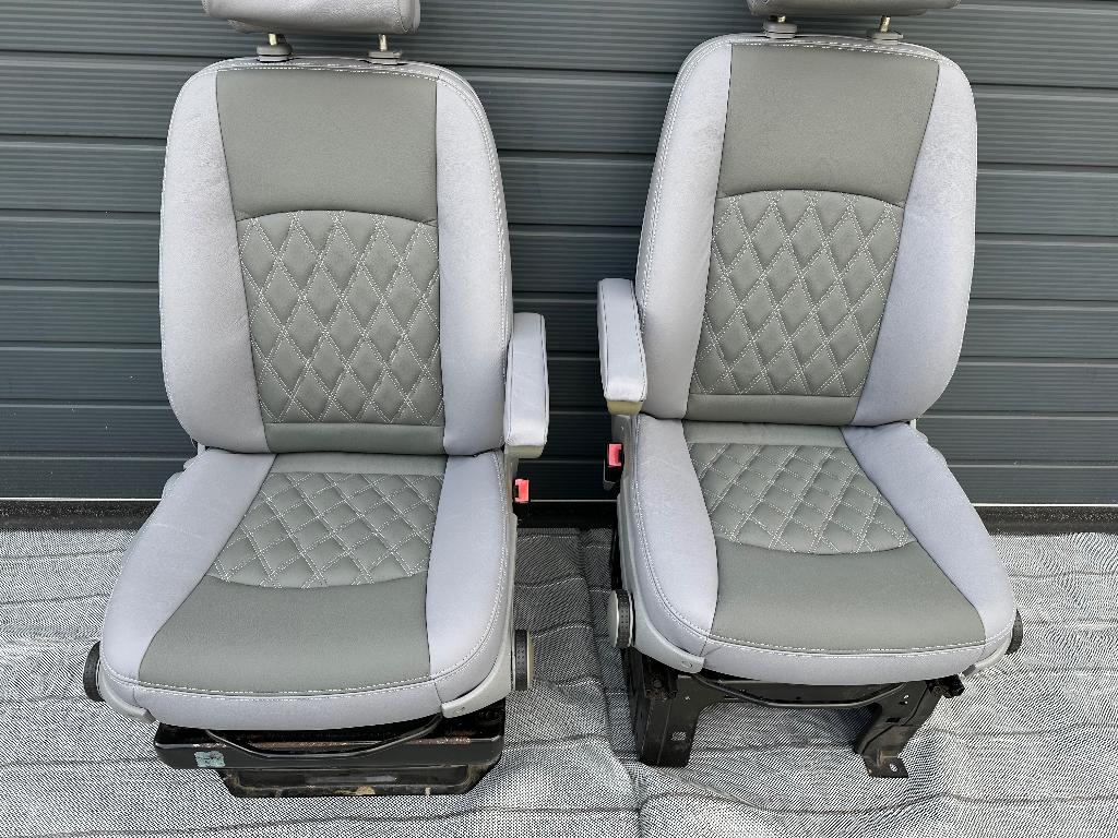 Twee voor stoelen met Grijs leder voor Vito Viano, Ophalen, Nieuw, Mercedes-Benz