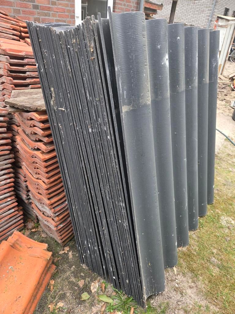 32 stuks cementvezel dakplaten met nokstukken, Gebruikt, 15 m² of meer, Metaal, Ophalen