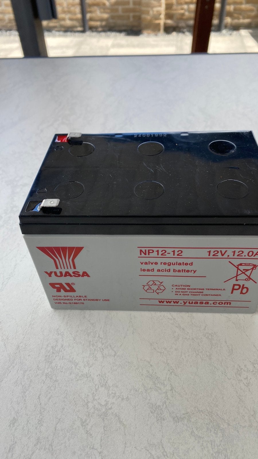 Accu 12 V.  12 Ah.  Yuasa, Auto-onderdelen, Gebruikt