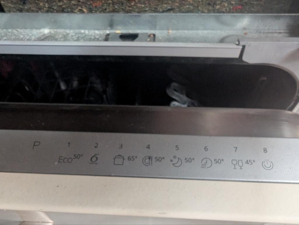Whirlpool vaatwasser - Goed werkend, ivm nieuwe keuken, Witgoed en Apparatuur, Vaatwasmachines, Gebruikt, Minder dan 85 cm, 60 cm of meer