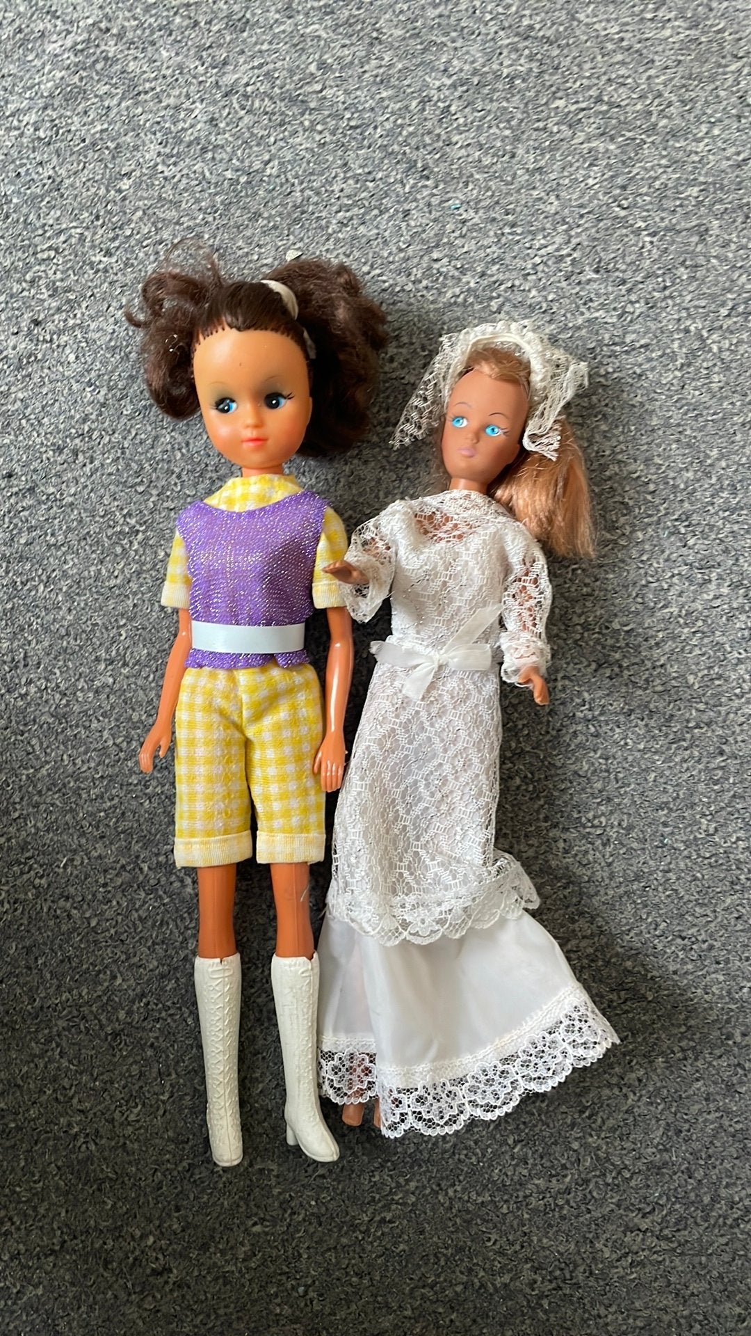 Vintage barbies, Verzamelen, Poppen, Ophalen of Verzenden, Zo goed als nieuw, Pop