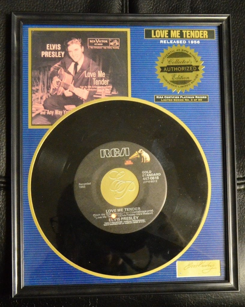 Elvis Presley ~ Love me tender, Ophalen of Verzenden, Zo goed als nieuw, Cd of Plaat, Gesigneerd