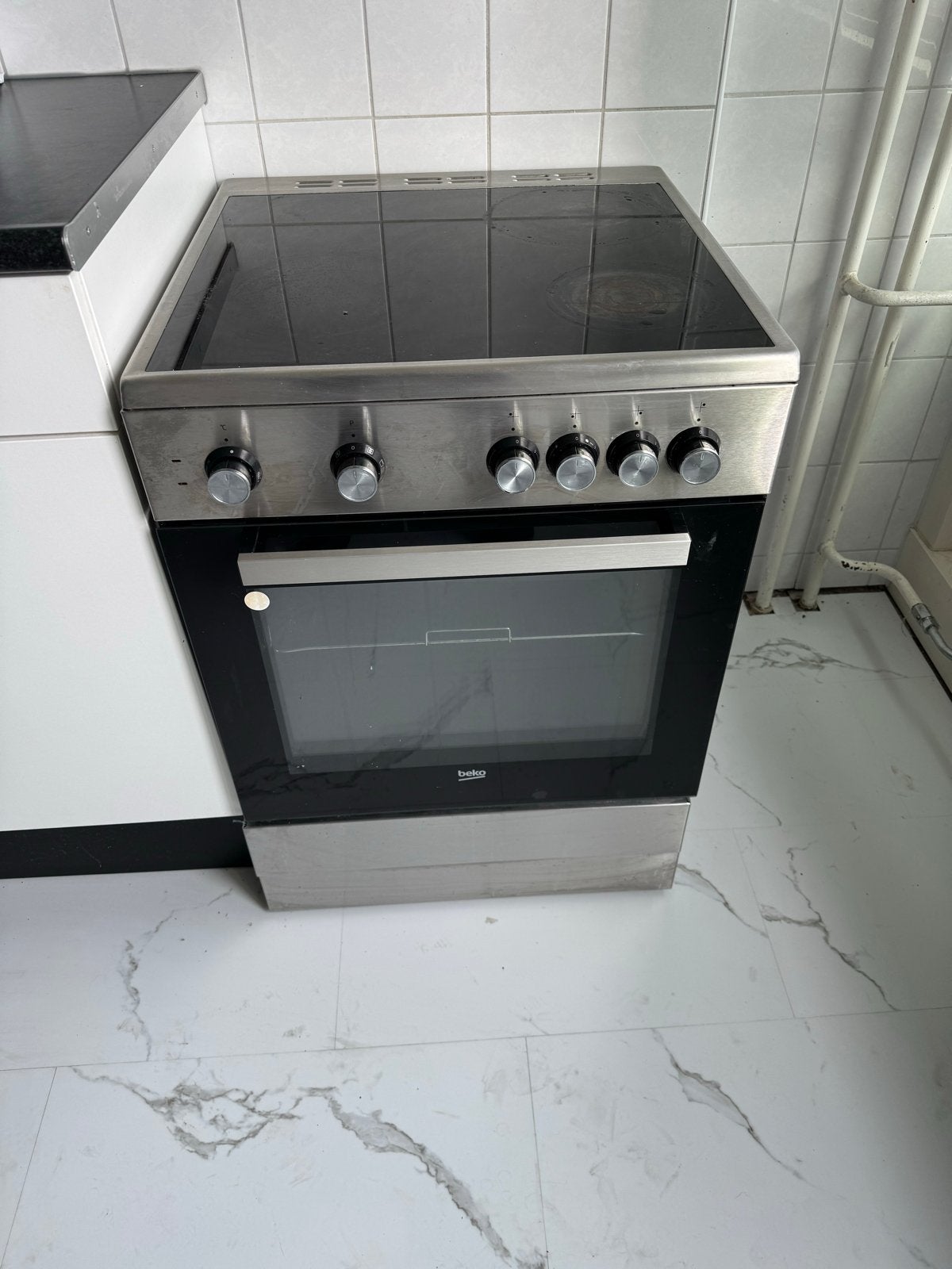 Beko Fornuis met Keramische Kookplaat en Oven, Witgoed en Apparatuur, Ophalen, Gebruikt, Hete lucht, 60 cm of meer