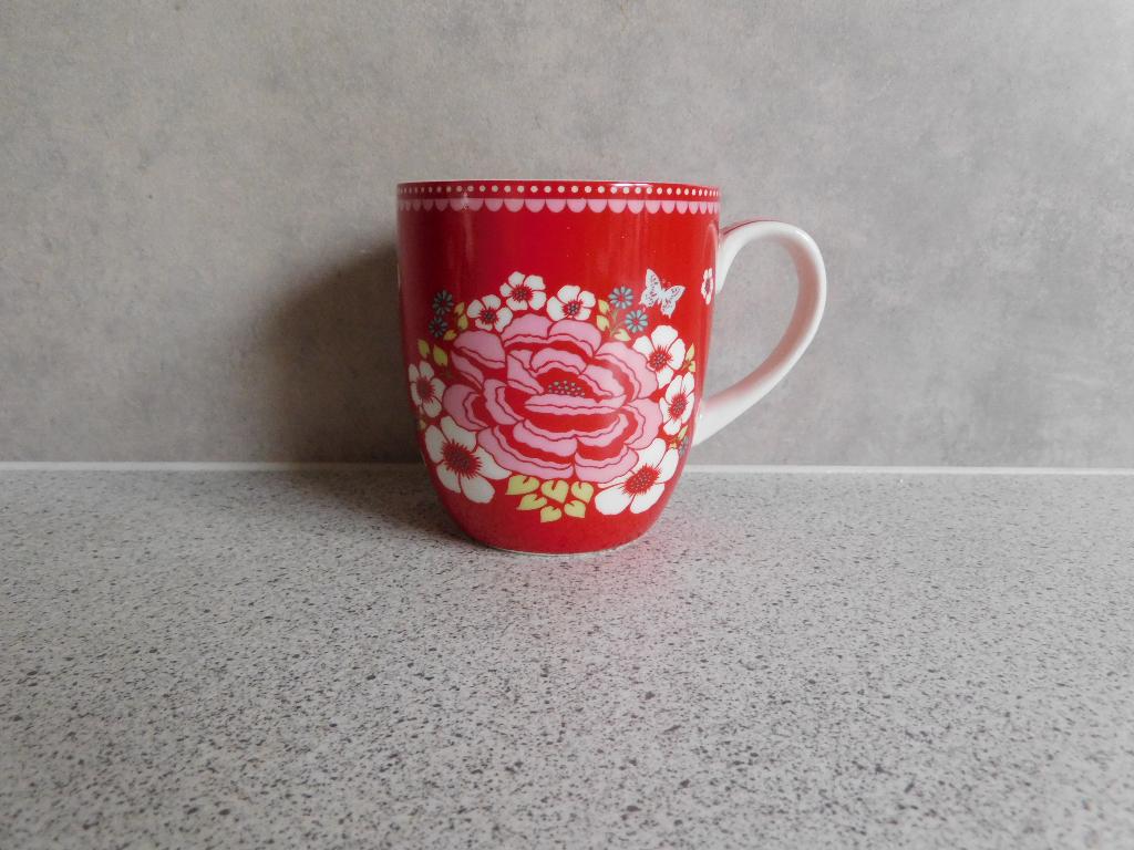 Mok Rood Winter Poppy Room Seven, Ophalen of Verzenden, Zo goed als nieuw, Overige stijlen, Kop(pen) en/of Schotel(s)