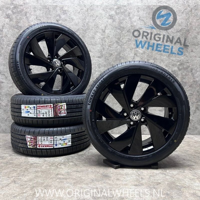 zwarte 17 inch originele Belmont velgen zomerbanden VW Golf