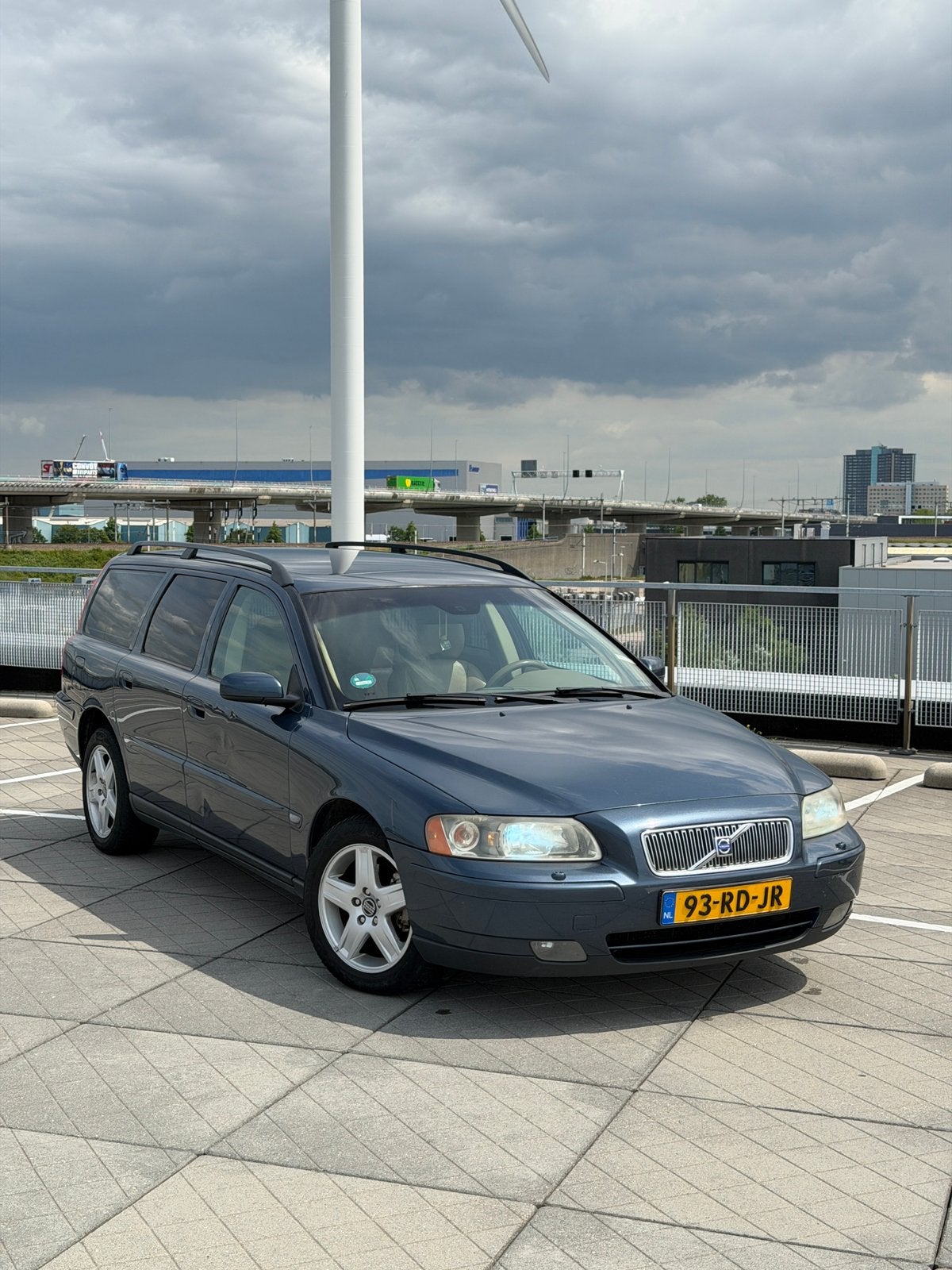 Volvo V70 2.4 D5 AUT 2005 Blauw NIEUWE APK 06/2027, Auto's, 1800 kg, Beige, Blauw, 163 pk