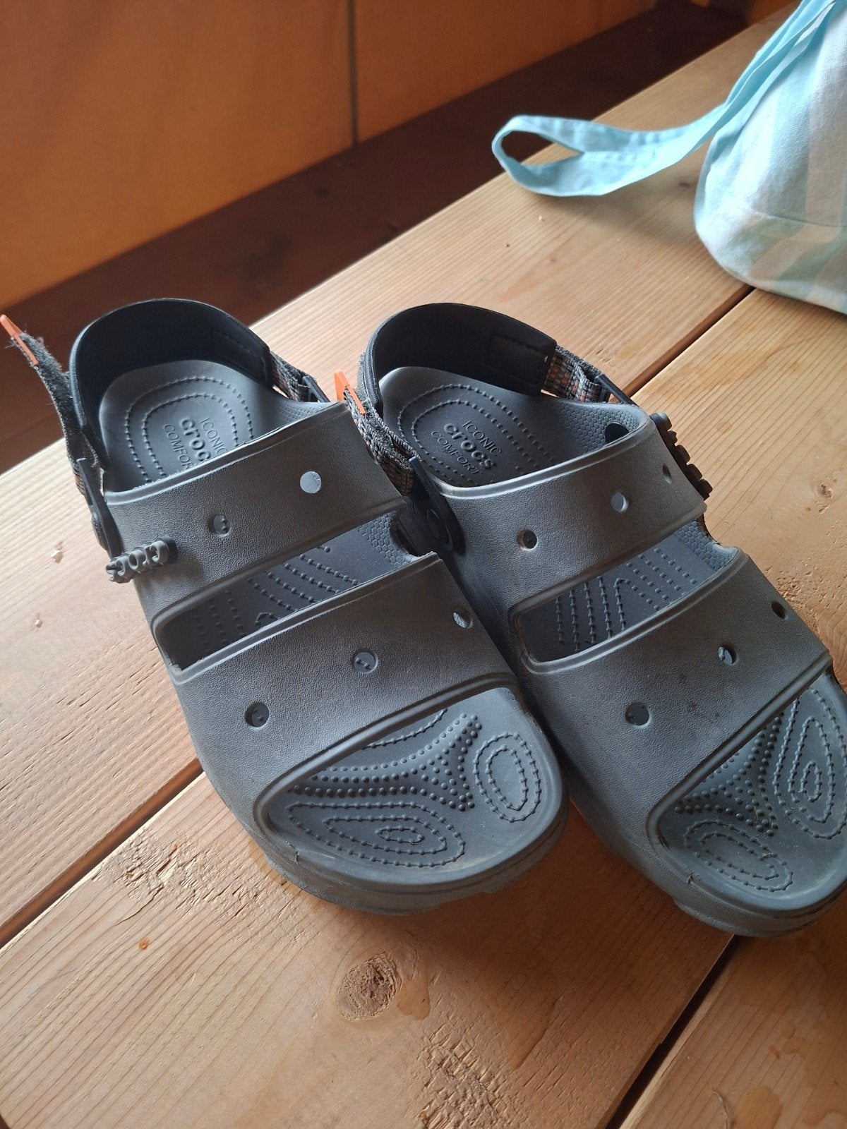 Crocs sandalen grijs maat M10 W12, Crocs, Inc., Customer_service@crocs.com, Ophalen of Verzenden, 13601 Via Varra, Broomfield, CO 80020, USA