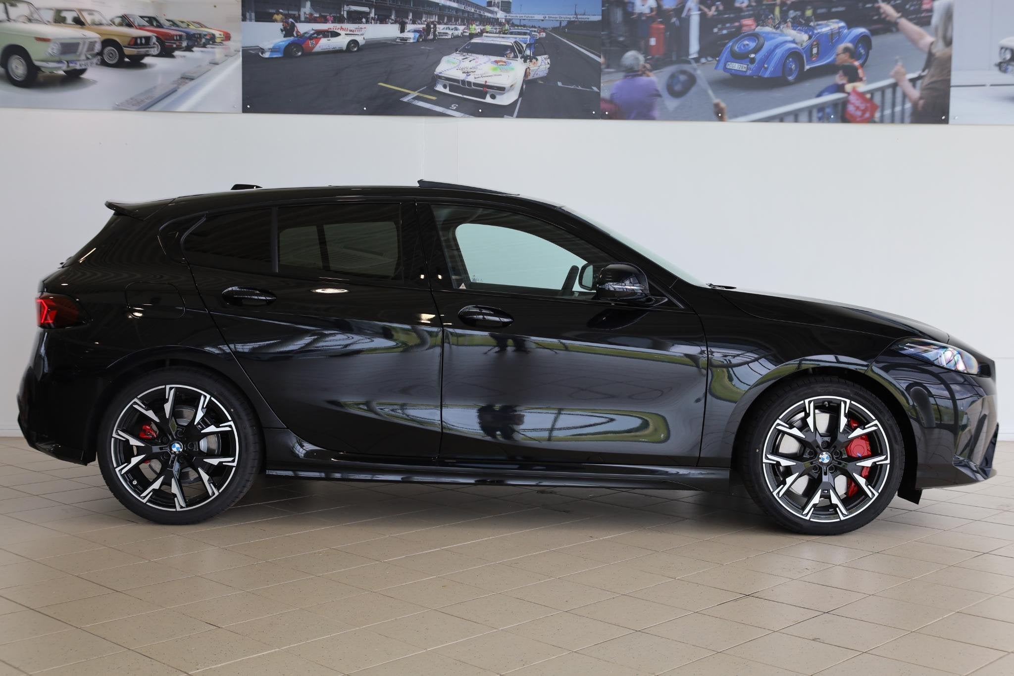 BMW 1 Serie 120 | M Sportpakket Pro | Panoramadak | Harman/K, Automatische klimaatregeling, Met garantie (alle), Zwart, Origineel Nederlands