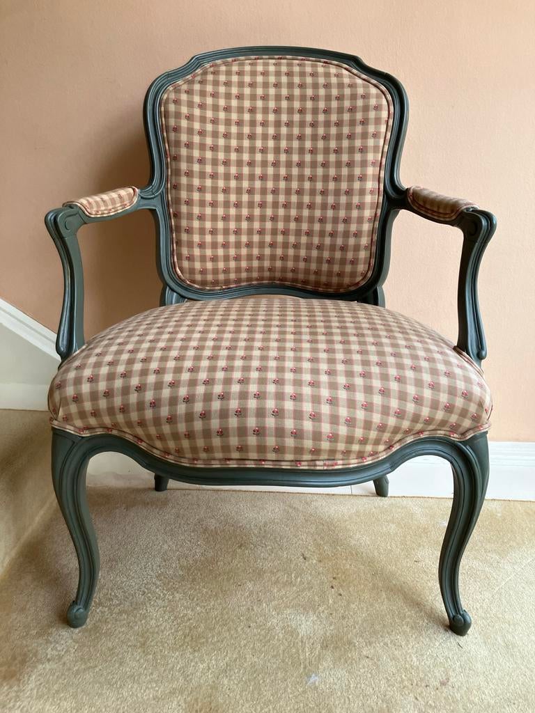 Antieke dames fauteuil met geruite bekleding, Ophalen