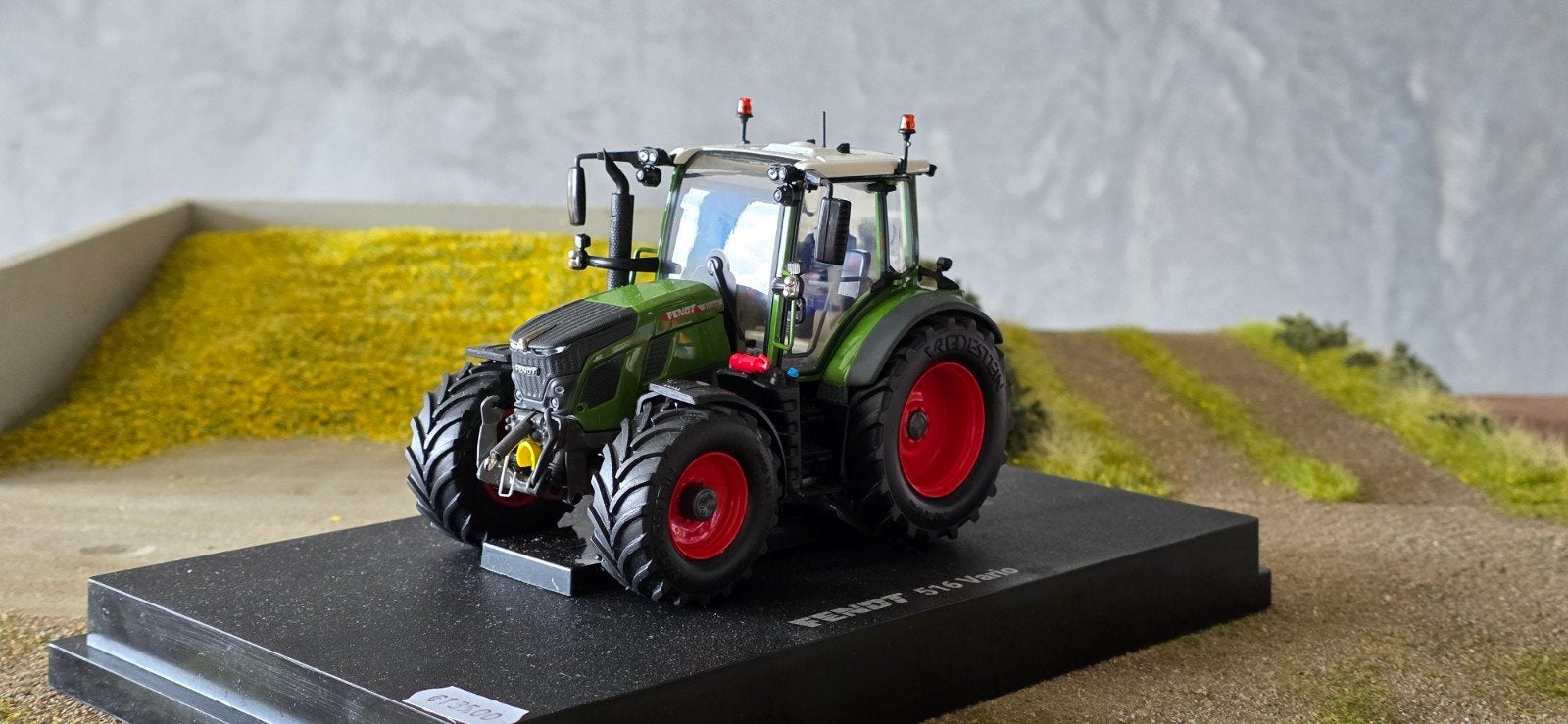 Verbouwde Fendt 516 Vario 1:32, Ophalen of Verzenden, Nieuw, Tractor of Landbouw, Universal Hobbies