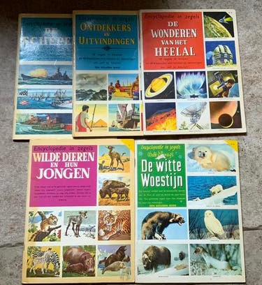 Walt disney encyclopedie in zegels 5 delen jaren 60, Boeken, Kinderboeken | Jeugd | 10 tot 12 jaar, Ophalen of Verzenden, Gelezen