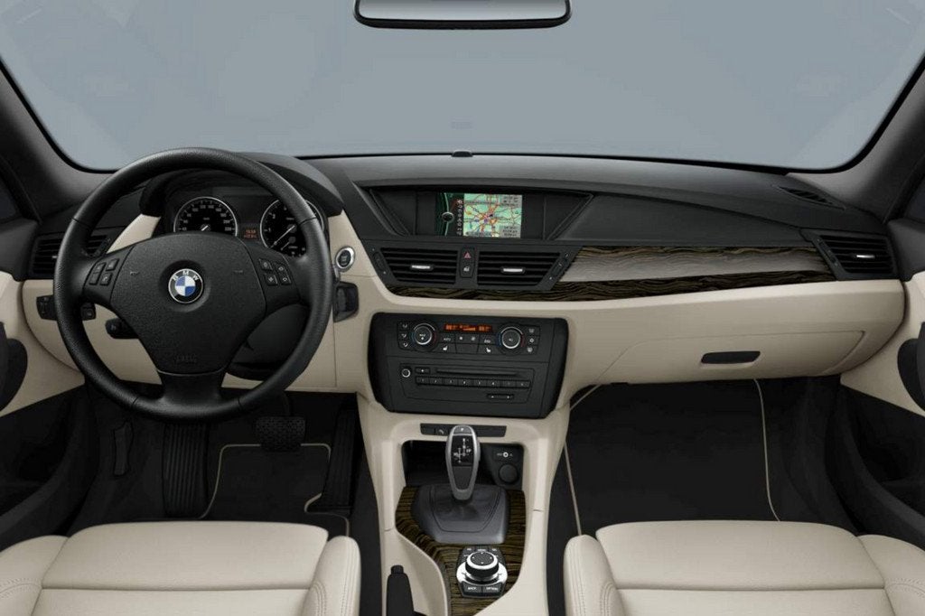 BMW X1 xDrive25i Executive | 2e eigenaar | 218 pk | Sportsto, Auto's, Gebruikt, Beige, 2000 kg, Bedrijf