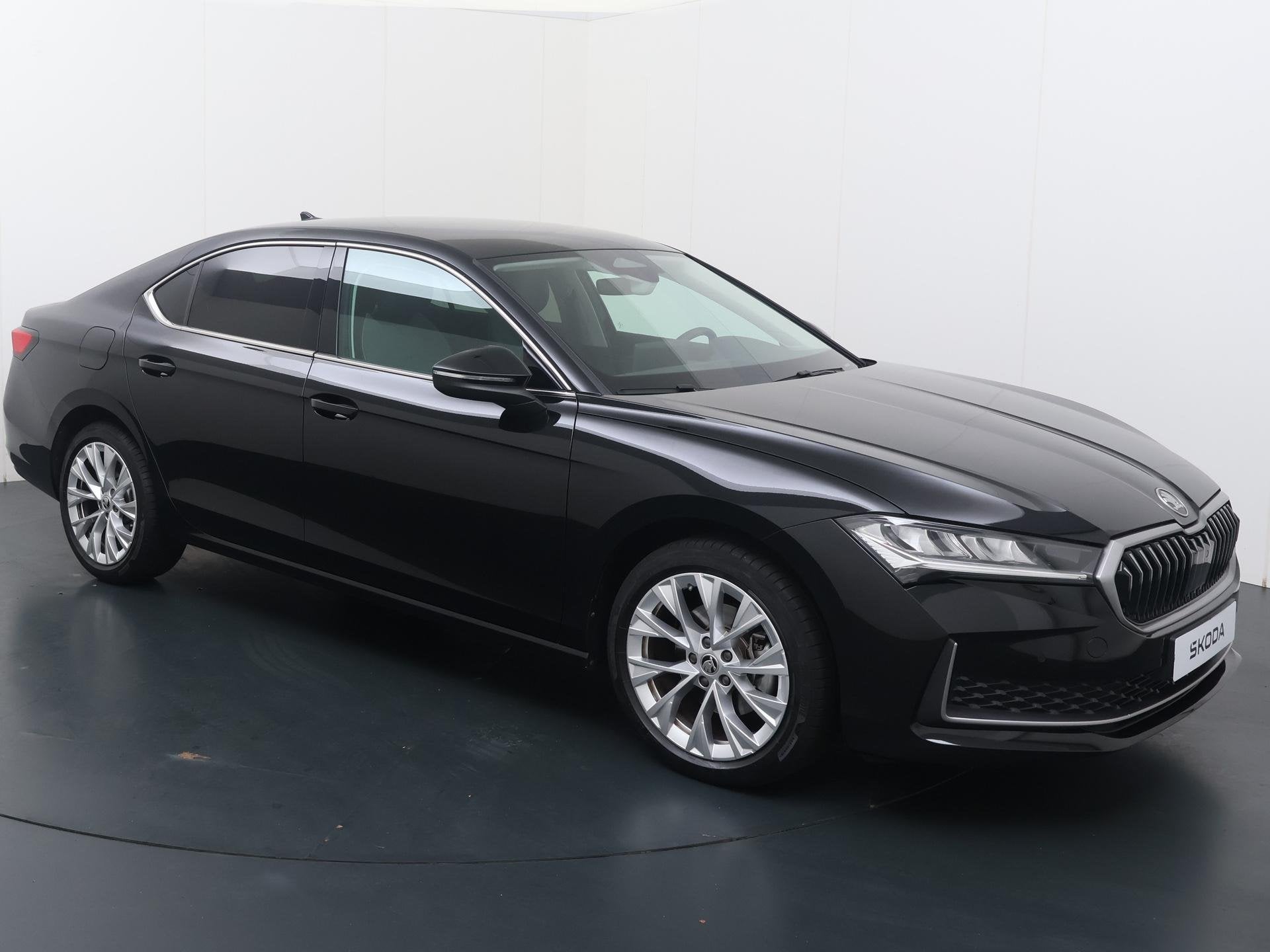 Skoda Superb First Edition 1.5 TSI | 150 PK | Automaat | Tre, Auto's, Skoda, 12 maanden, Euro 6, 4 cilinders, Leder en Stof