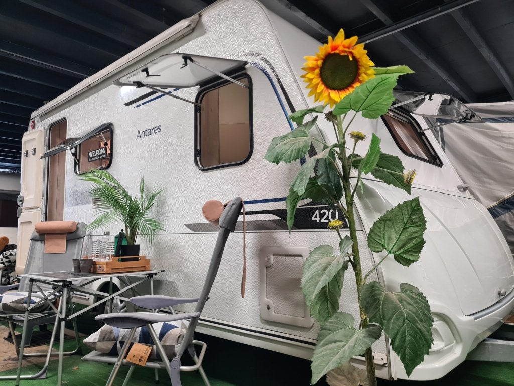 CARAVELAIR ANTARIS 420 / BJ 2018 / THULE ZAKLUIFEL, Koelkast, Bedrijf, Treinzit, 750 - 1000 kg
