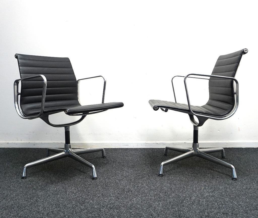 Vitra Eames EA108 Design Vergaderstoel |Zwart Leer|Aluminium